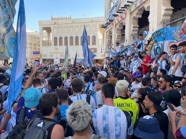 Festa dos argentinos no mercado Souq Waqif, em Doha, no Catar