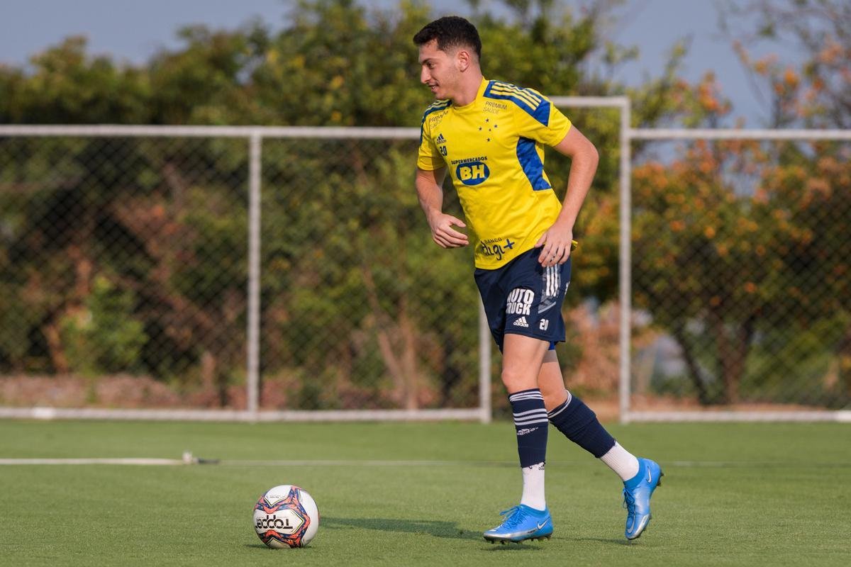Fotos do treino do Cruzeiro na Toca da Raposa II nesta segunda-feira