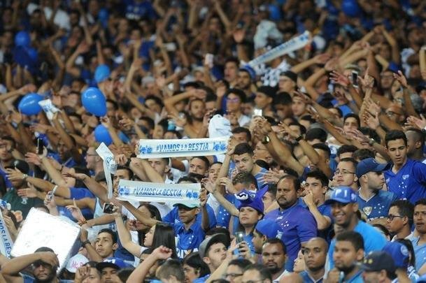 Fotos do jogos entre Cruzeiro e Deportivo Lara no Mineiro