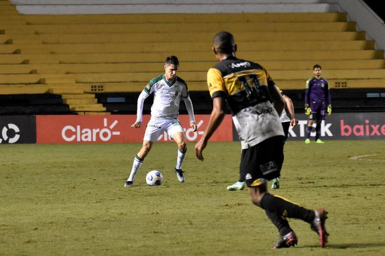 Criciúma e América duelaram pela terceira fase da Copa do Brasil no Estádio Heriberto Hülse, em Santa Catarina