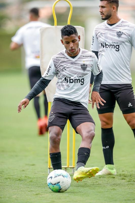 Veja fotos do treino do Atltico