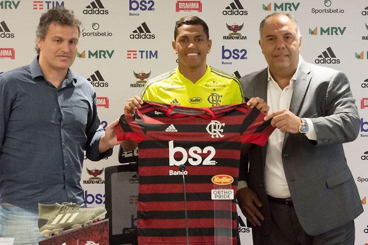 Pedro Rocha garante estar em forma para buscar uma vaga no time do Flamengo