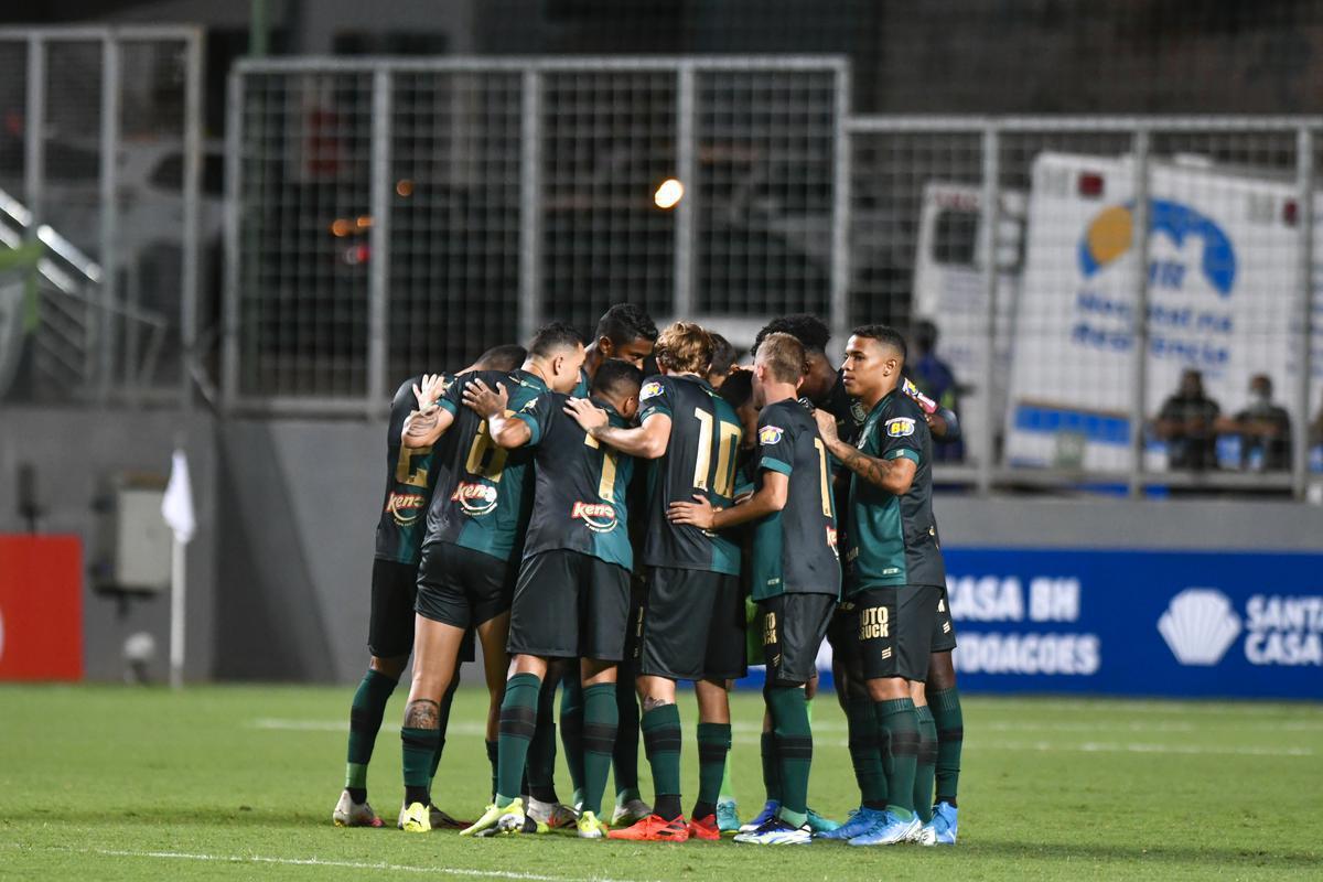 #17 América, com 8.404 pontos