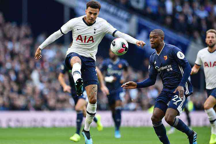 Com gol de Kane, Tottenham busca empate no fim contra o Chelsea