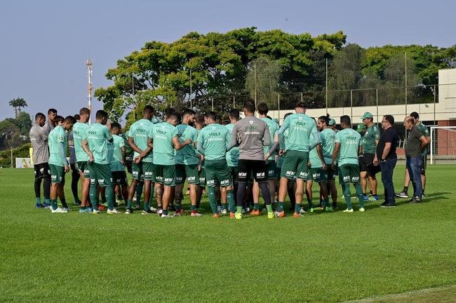 Em preparao para enfrentar o Corinthians no prximo domingo (18/9), o Amrica treinou nesta tera-feira (13/9)
