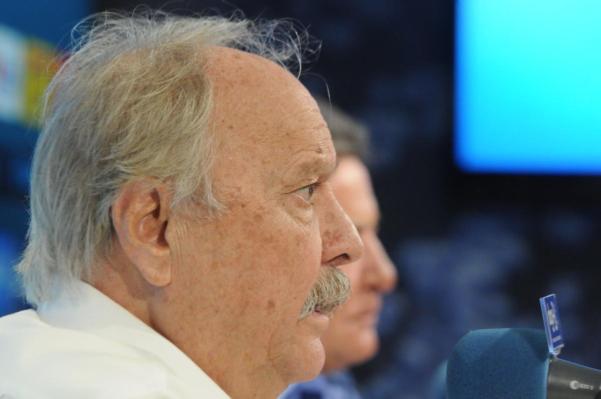 Novo gestor de futebol do Cruzeiro, Zez Perrella deu entrevista nesta sexta-feira, na Tocada Raposa II