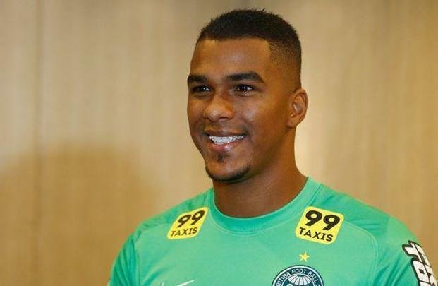 Elisson, goleiro, foi para o Coritiba