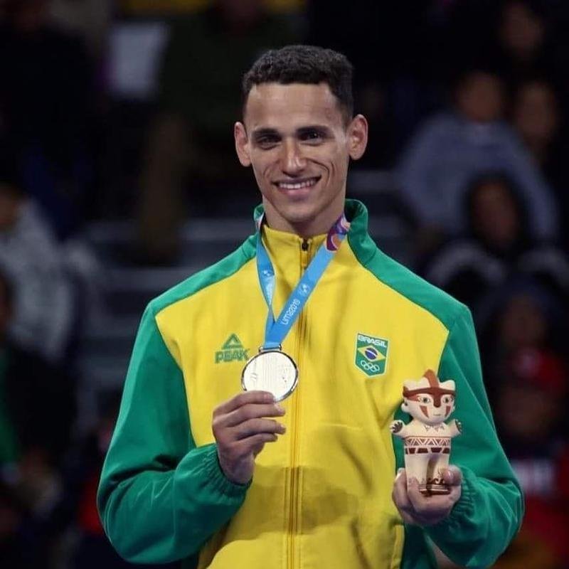Infncia, medalhas e prmios: a vida do mineiro caro Miguel