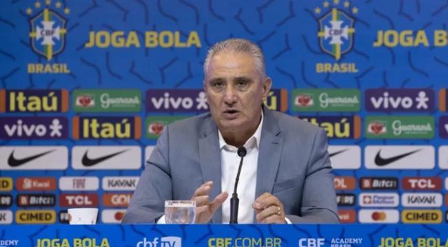 Seleo Brasileira aparece no lbum da Copa do Mundo sem jogadores do futebol nacional entre os 18 'convocados'