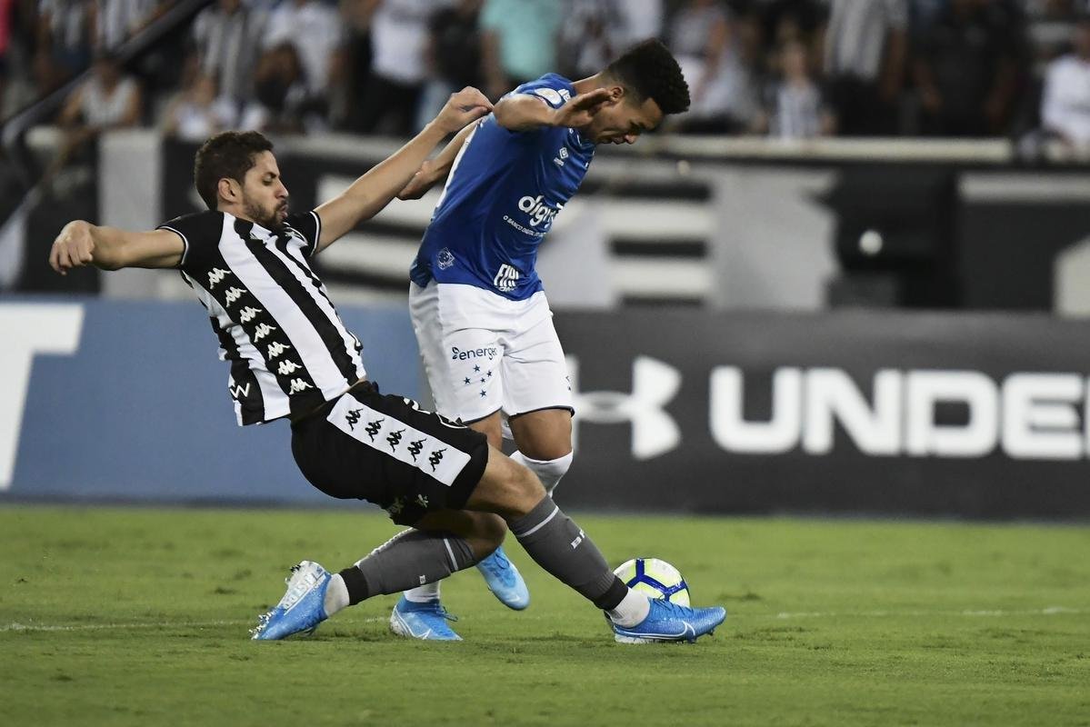 Fotos de Botafogo x Cruzeiro, no estdio Nilton Santos, pela 29 rodada do Brasileiro