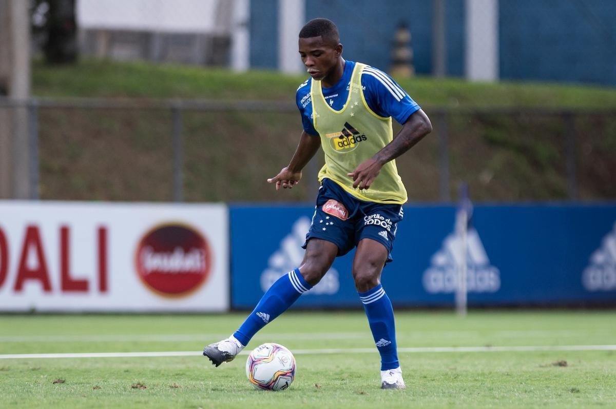 Imagens do primeiro treino do Cruzeiro antes do jogo contra o Cuiabá, pela Série B do Campeonato Brasileiro