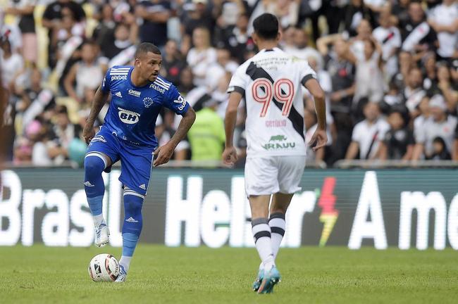 Fotos do jogo entre Vasco e Cruzeiro, no Maracan, no Rio, pela 12 rodada da Srie B do Campeonato Brasileiro