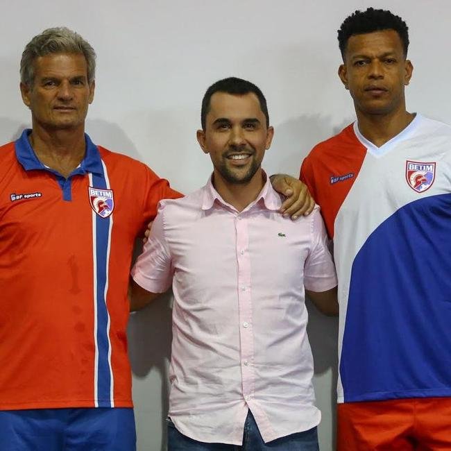 Com jogadores conhecidos da torcida mineira, como o zagueiro Edcarlos o meio-campista Leandro Domingues, o Betim apresentou o elenco nessa segunda-feira (21)