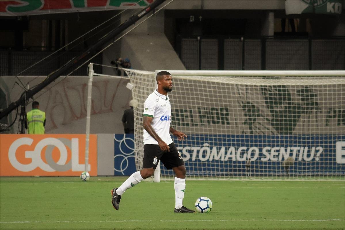 Amrica foi goleado pelo Palmeiras por 4 a 0 no Allianz Parque, mas ainda est vivo na luta contra a queda