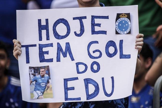 Fotos da partida entre Cruzeiro e Chapecoense, pela 24 rodada da Srie B do Campeonato Brasileiro. O jogo foi realizado neste sbado (13), no estdio Man Garrincha, em Braslia.