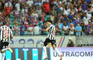 Com gols de Hulk, de pnalti, e Keno (e), o Galo virou sobre o Bahia, por 3 a 2 e chegou ao bicampeonato brasileiro