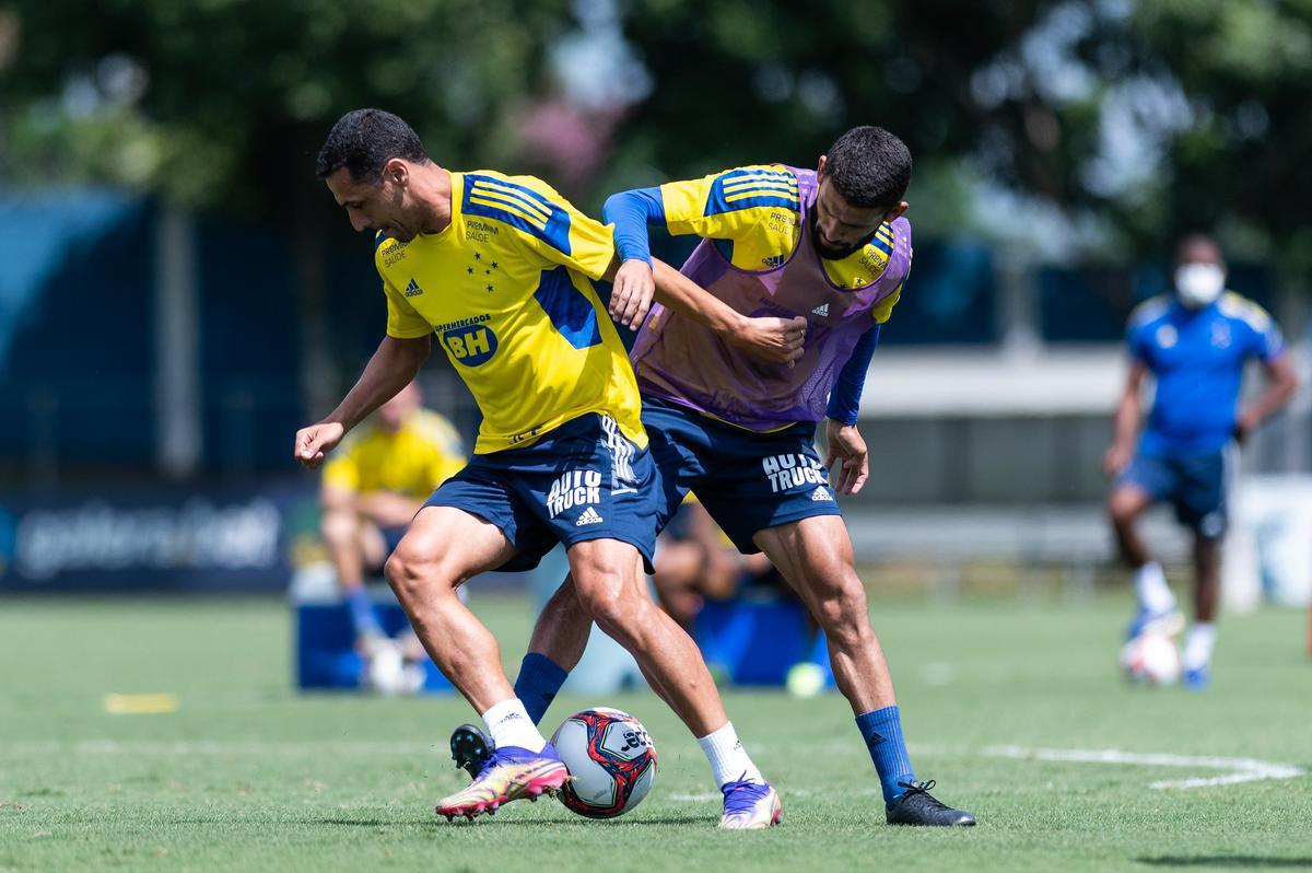 Imagens do último treino do Cruzeiro antes do jogo contra o Coimbra, pelo Campeonato Mineiro
