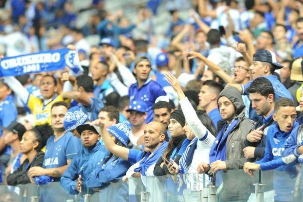 Torcida do Cruzeiro no duelo desta tera, no Mineiro, contra o Racing, pela Libertadores
