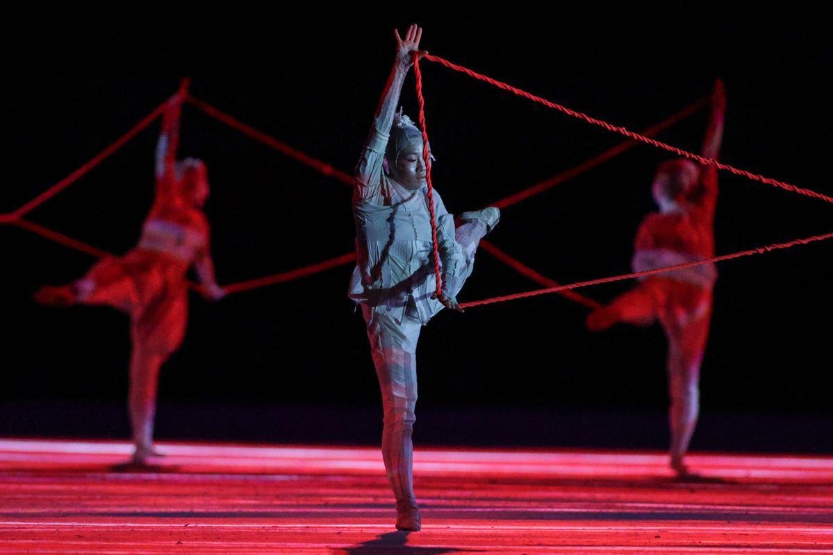 Imagens da cerimnia de abertura dos Jogos Olmpicos de 2020, no Estdio Olmpico de Tquio