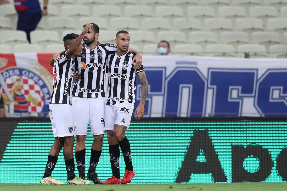 Diego Costa e Hulk marcaram os gols da vitria do Atltico por 2 a 1 sobre o Fortaleza, no Castelo