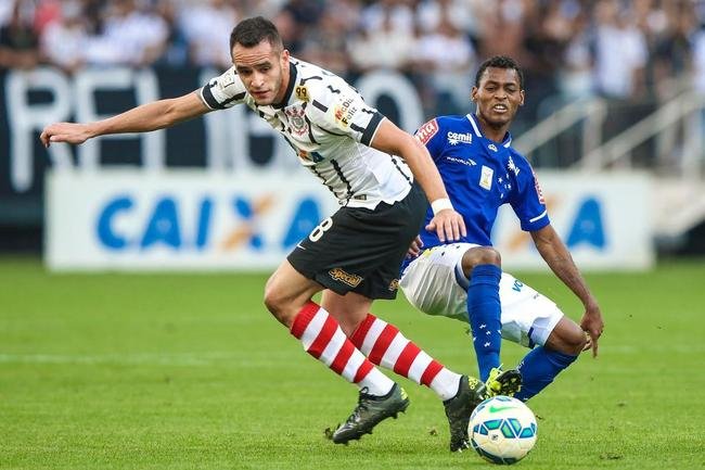 Com gols de Vagner Love (2) e Jadson, Corinthians venceu Cruzeiro por 3 a 0 neste domingo, na Arena Itaquero, em So Paulo