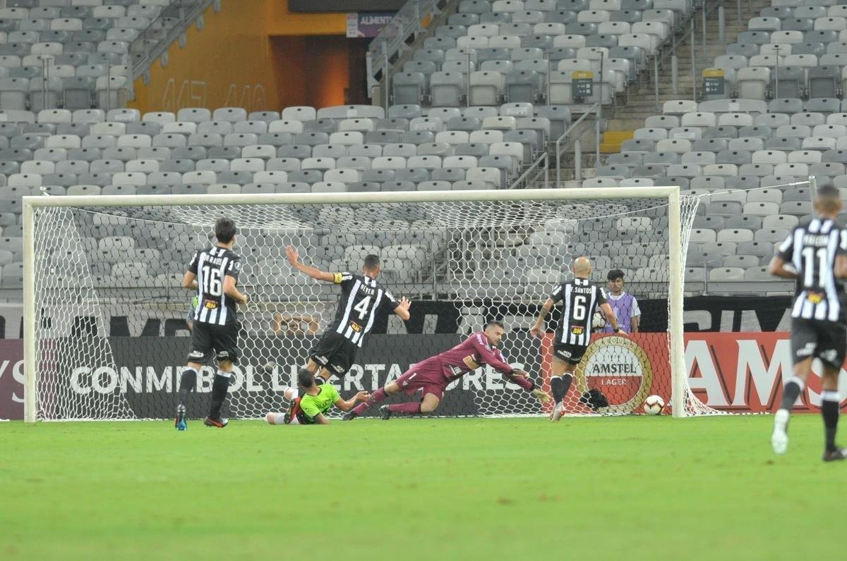 Veja fotos da partida entre Atltico e Zamora, no Mineiro