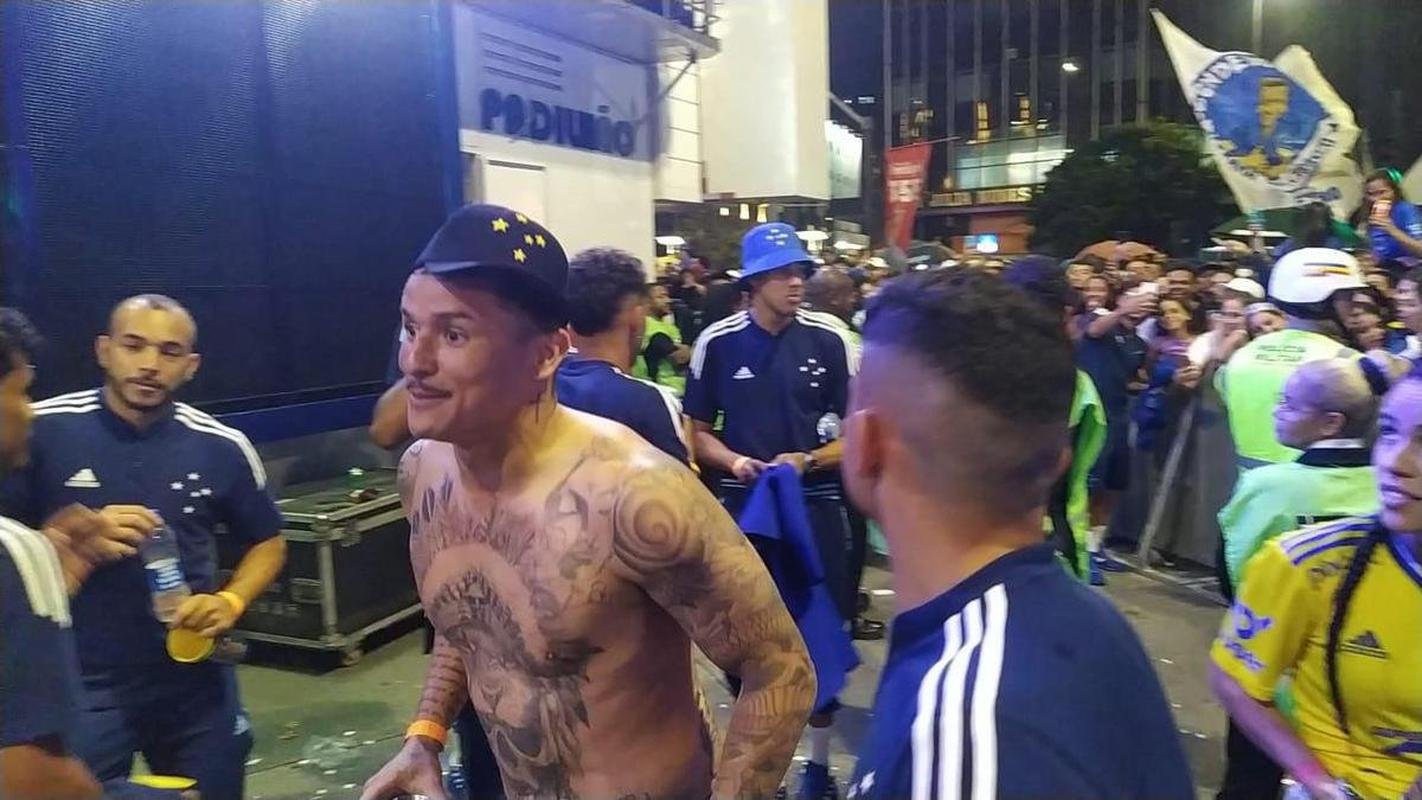 Festa do Cruzeiro na Praa 7 de Setembro, em Belo Horizonte, em comemorao ao acesso  Srie A do Campeonato Brasileiro de 2023