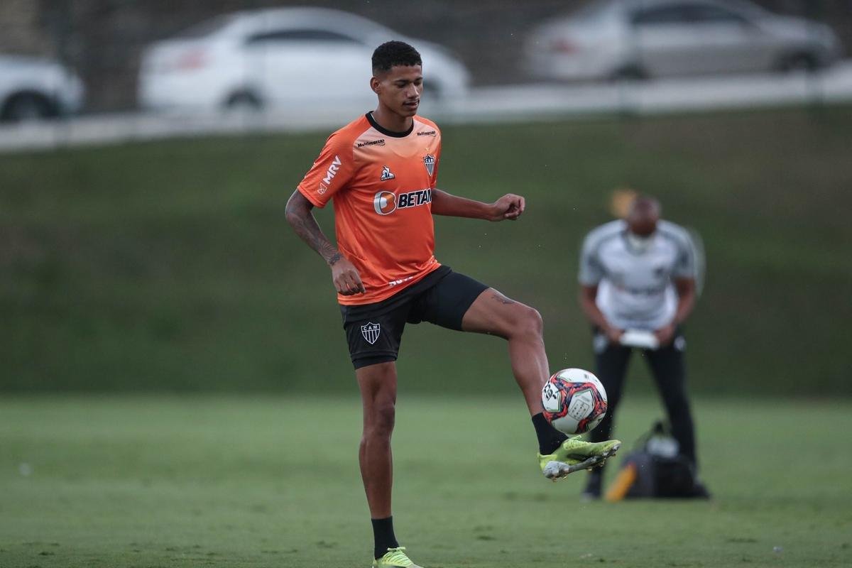 Com novo uniforme de treino, Atlético fechou nesta sexta-feira sua preparação para enfrentar o Athletic, às 19h deste sábado, no Independência, pela 11ª rodada do Campeonato Mineiro