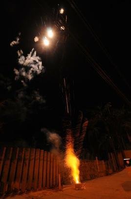 Torcedores do Cruzeiro iniciam viglia de 24 horas para aguardar final da Copa do Brasil, contra o Flamengo, no Mineiro. Esforo pelo sonho do pentacampeonato nacional.
