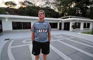 O tcnico Oswaldo de Oliveira foi apresentado na tarde desta tera-feira e, em seguida, comandou treino na Cidade do Galo