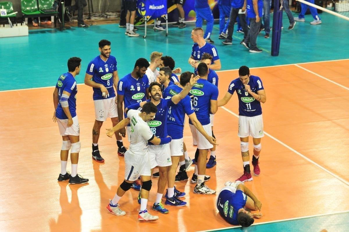 Final no Ginsio do Riacho foi marcada por muito equilbrio, mas prevaleceu maior qualidade do Cruzeiro