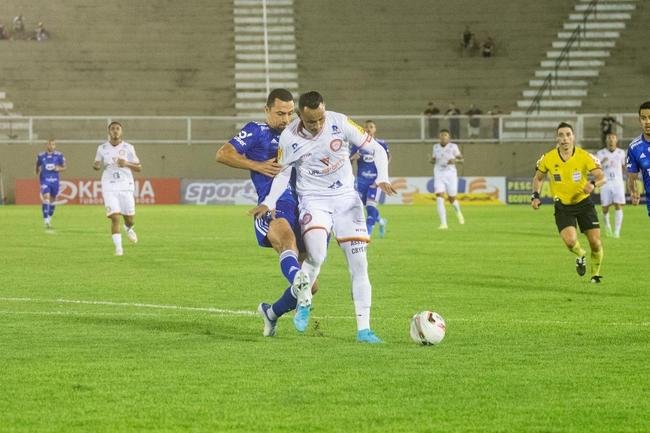 Tombense e Cruzeiro se enfrentaram pela Srie B