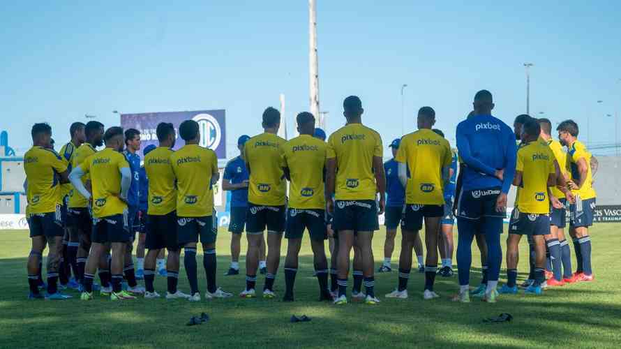 Imagens do ltimo treino do Cruzeiro antes de enfrentar o Sergipe pela Copa do Brasil