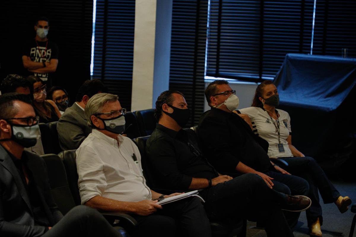 Presidente Srgio Sette Cmara anunciou nesta quinta-feira que no se canditar  reeleio no Atltico. Ao lado do vice, Lsaro Cndido da Cunha, ele fez um balano dos trs anos de gesto