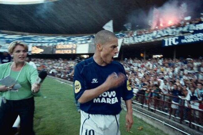 Na primeira passagem, Alex marcou dois gols em um clssico contra o Atltico pelo Brasileiro