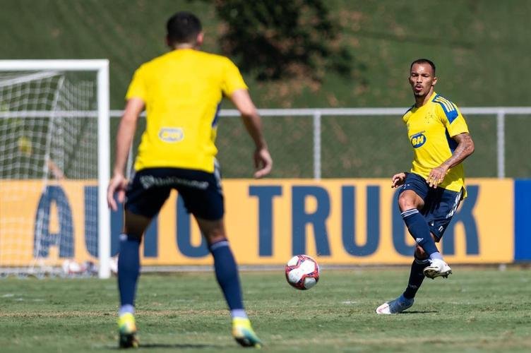 Cruzeiro empatou por 1 a 1 com o Boavista-RJ em jogo-treino realizado neste sbado (22/5), na Toca da Raposa II. Rafael Sobis marcou o gol celeste, enquanto Douglas Pedroso fez para a equipe do Rio de Janeiro.