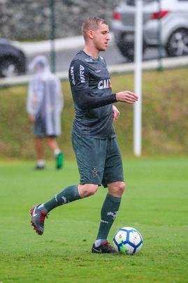 Atltico treinou sob chuva intensa na Cidade do Galo nesta quinta-feira  tarde
