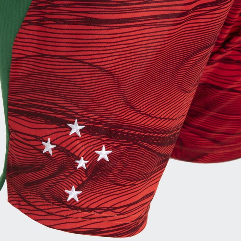 Shorts de goleiro, vendido por R$ 149,99 no site da Adidas