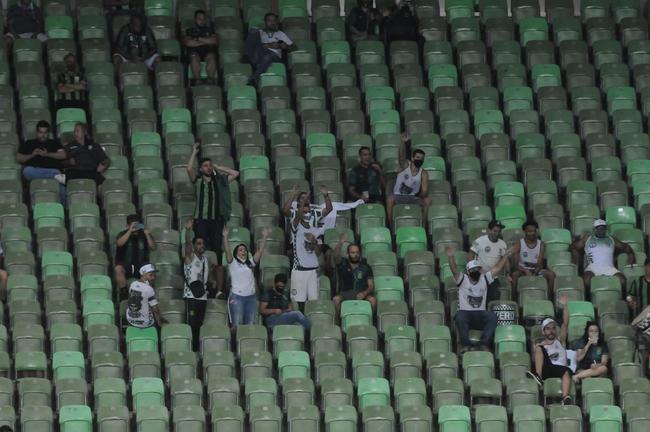 Jogo com o Palmeiras, pela 24 rodada do Campeonato Brasileiro, marcou o retorno do torcedor do Coelho ao Independncia ainda em meio  pandemia da COVID-19 (Juarez Rodrigues/EM/D.A Press)