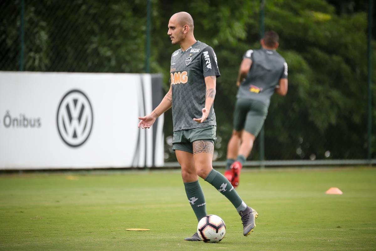 Em busca de reao na Libertadores, Atltico treinou na tarde deste domingo, na Cidade do Galo, antes de viagem para Montevidu, local da partida contra Nacional 