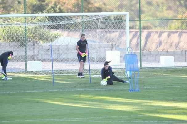 Treino bastante descontrado da Seleo Norte-Americana Feminina de Futebol no CT do Amrica, em BH