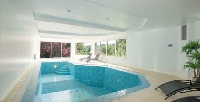 Manso fica na cidade de Bougival, na Frana