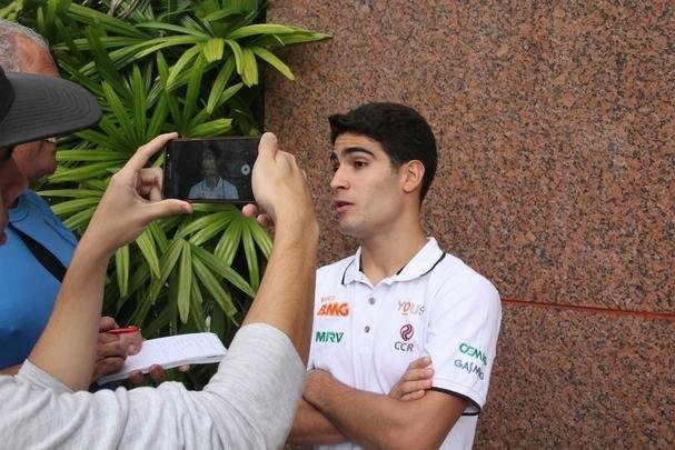 Sette Cmara confirmou que, alm de trabalhar na F1, continuar competindo na categoria atual em 2019