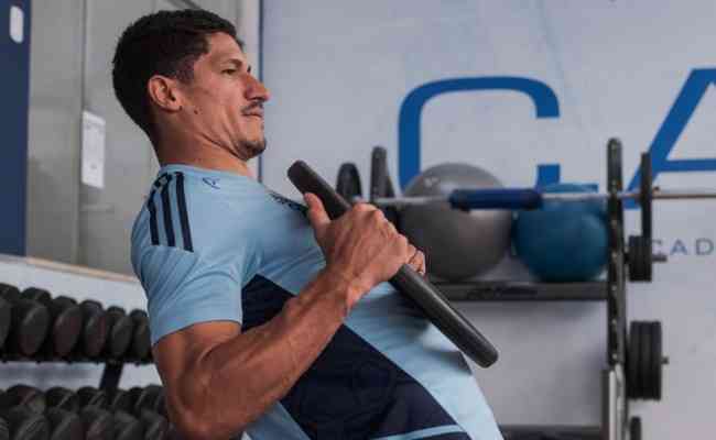 Recuperado de desgaste muscular, Luvannor voltou a ser relacionado no Cruzeiro