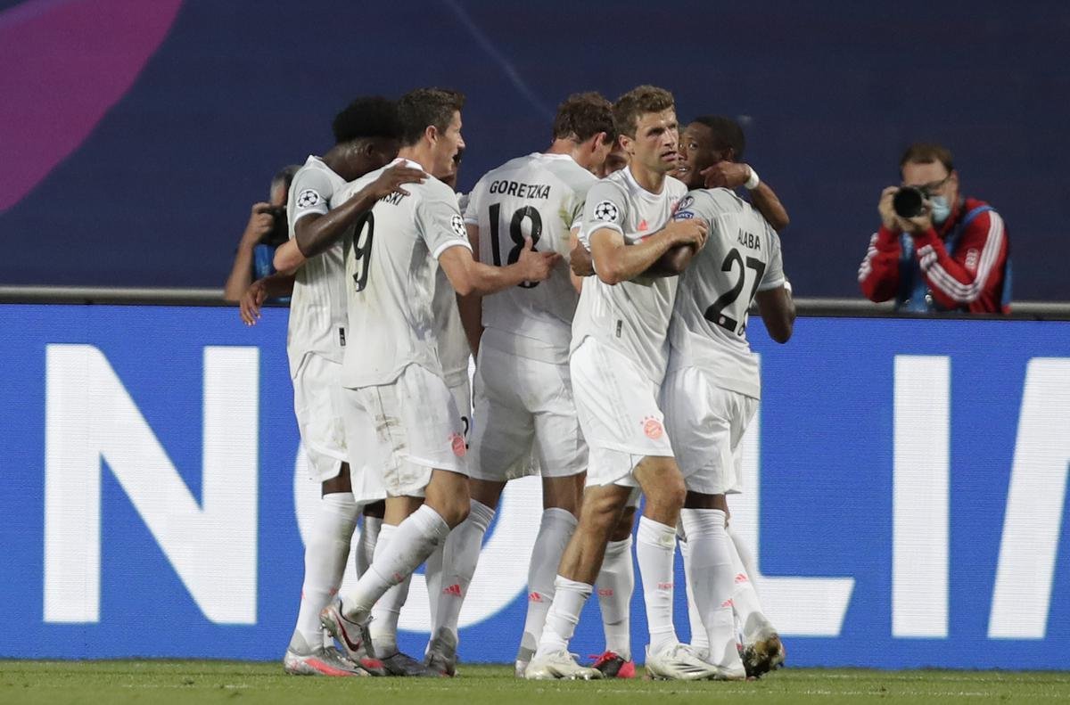 Bayern de Munique goleia Barcelona por 8 a 2 e vai  semifinal da Liga dos Campees 