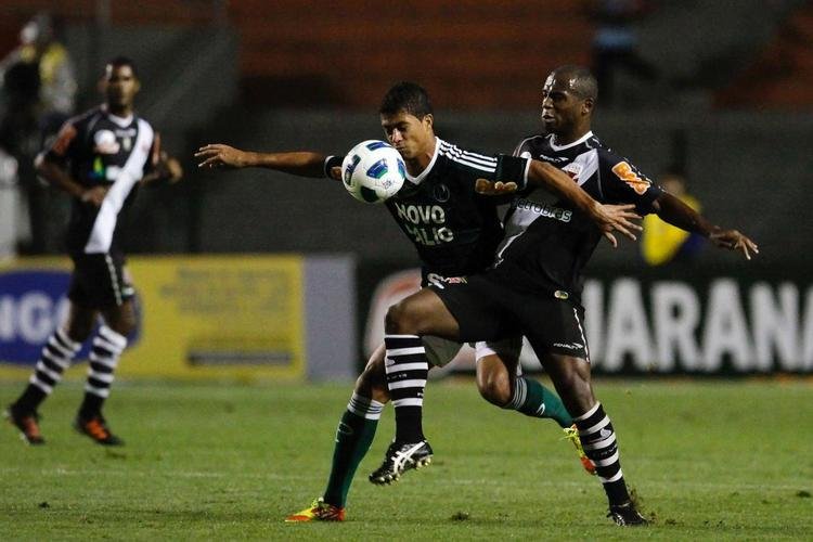 Ricardo Bueno - Jogou no Atlético entre 2010 e 2011. Foi para o Palmeiras em 2011 e ficou até 2012.