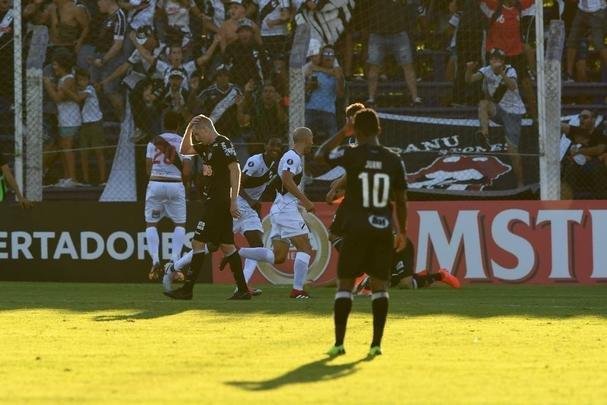 Fotos do segundo tempo do duelo entre Danubio e Atltico, em Montevidu, pela Libertadores