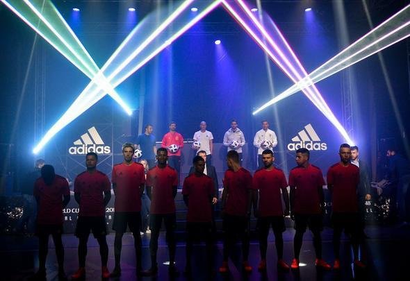 Com presença de Messi, Adidas e Fifa lançaram a bola oficial da Copa da Rússia: a Telstar
