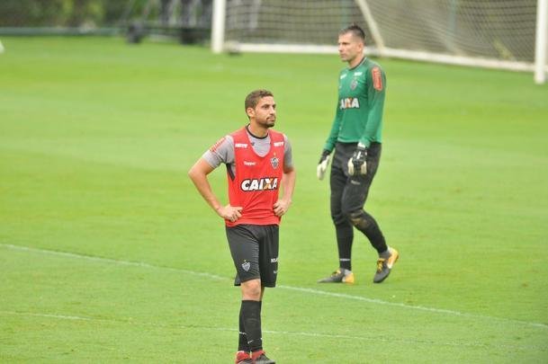 O elenco do Atltico treinou nesta quinta-feira de olho no jogo contra o Corinthians, neste domingo