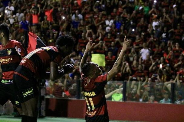 Em campo, Sport e Criciúma se enfrentam pela 34ª rodada da Série B